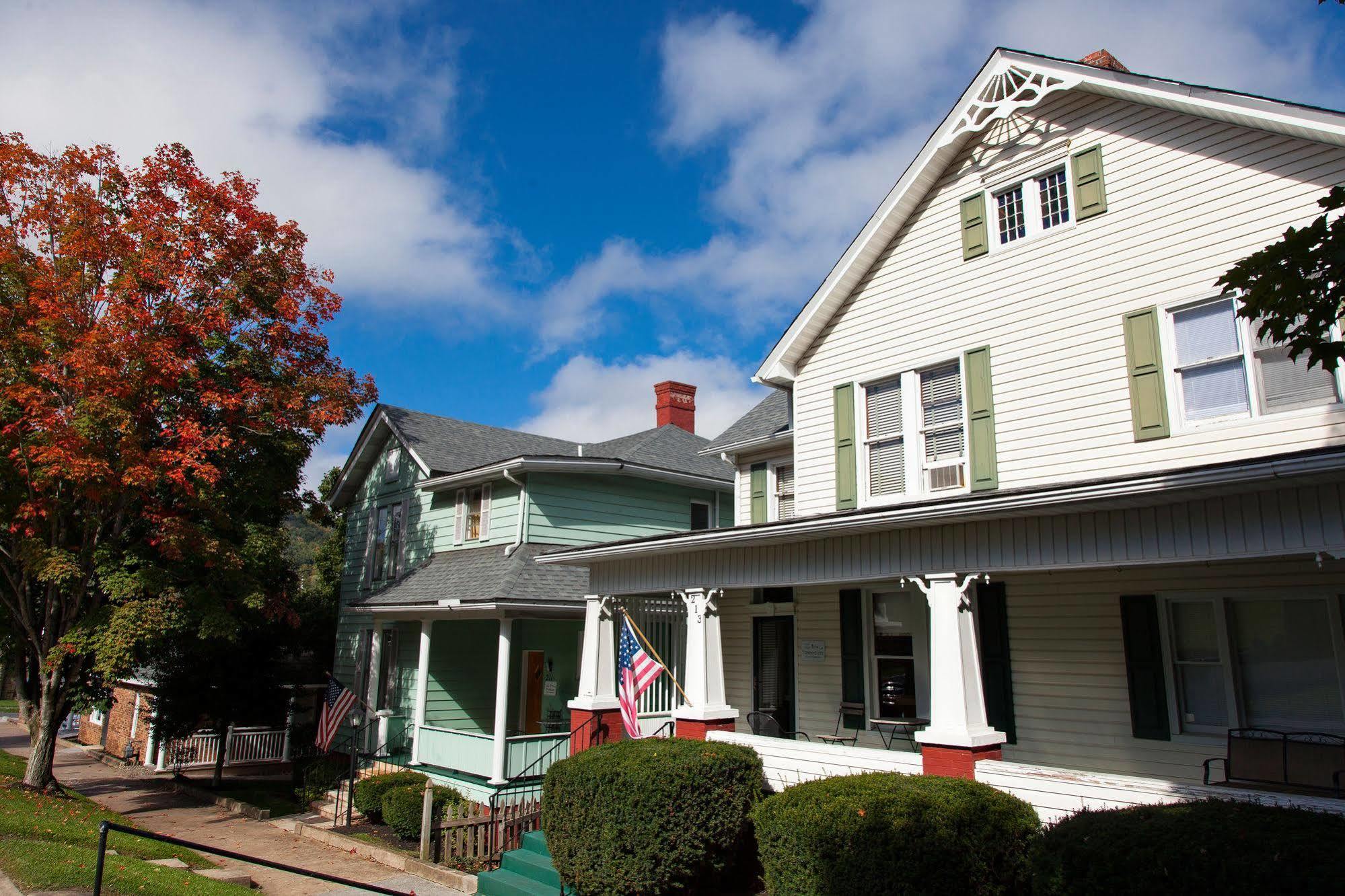 The Guest House Inn On Courthouse Square Hinton Exterior foto